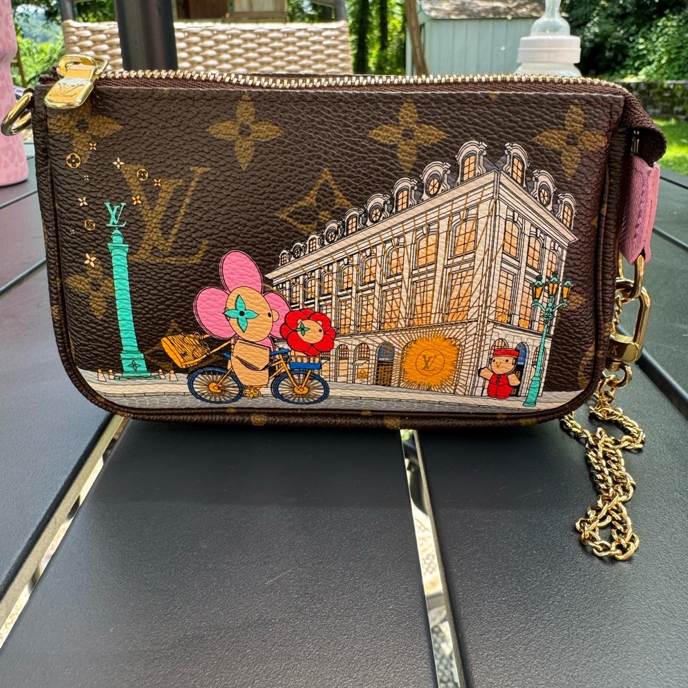 Louis Vuitton mini pouchette 2022 limited edition
